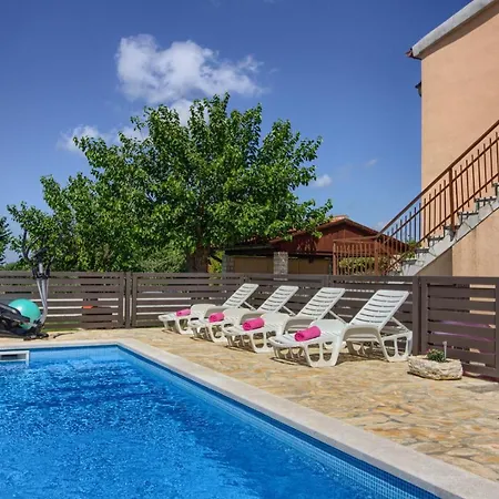 Sani With Private Pool Near Pula And Rovinj Willa *