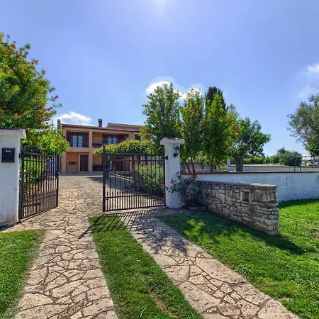 Sani With Private Pool Near Pula And Rovinj