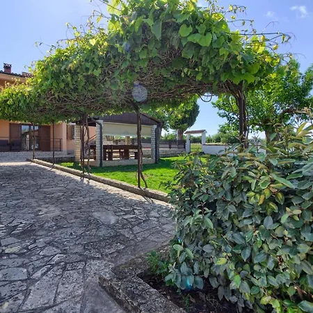 Sani With Private Pool Near Pula And Rovinj * فودنيان