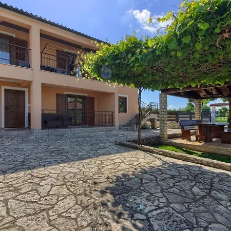 Sani With Private Pool Near Pula And Rovinj