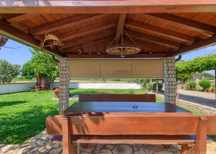 Vila Sani With Private Pool Near Pula And Rovinj