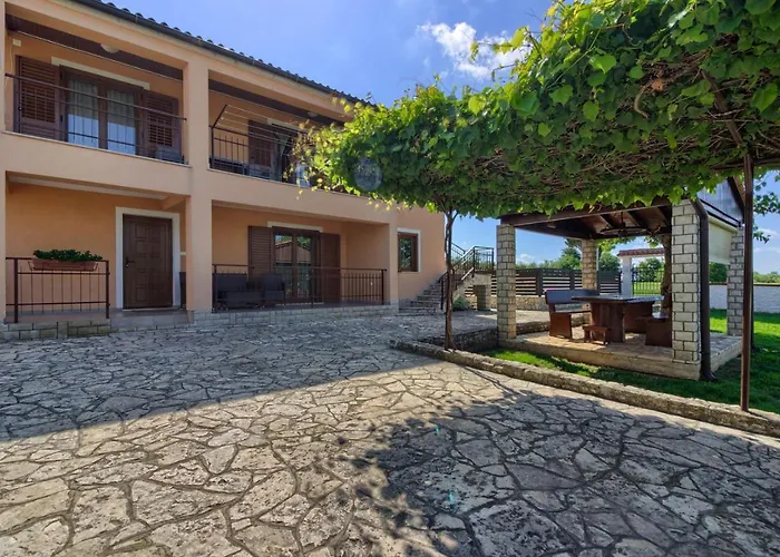 Sani With Private Pool Near Pula And Rovinj